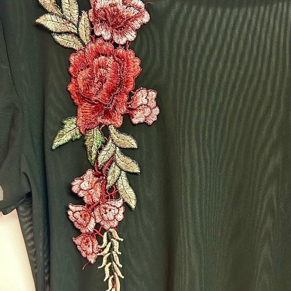 TMG Rose Tunic Top, Size Small- EUC - Picture 5 of 6